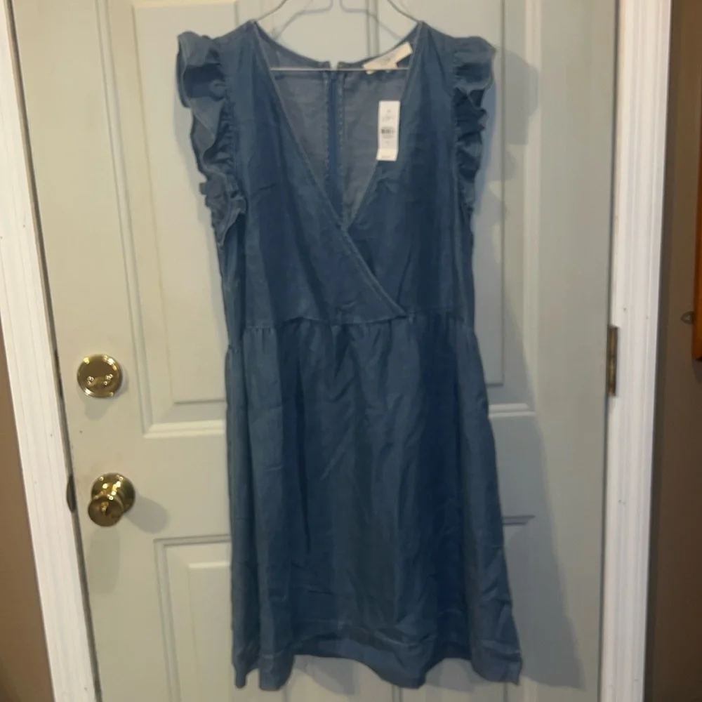 NWT Loft Chambray denim look v neck dress sz 10 - Picture 2 of 3